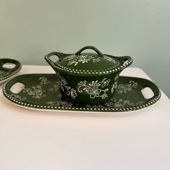 Temp-tations Green Floral Lace 4-Piece Serving Set Casserole & Platters - Picture 7 of 13